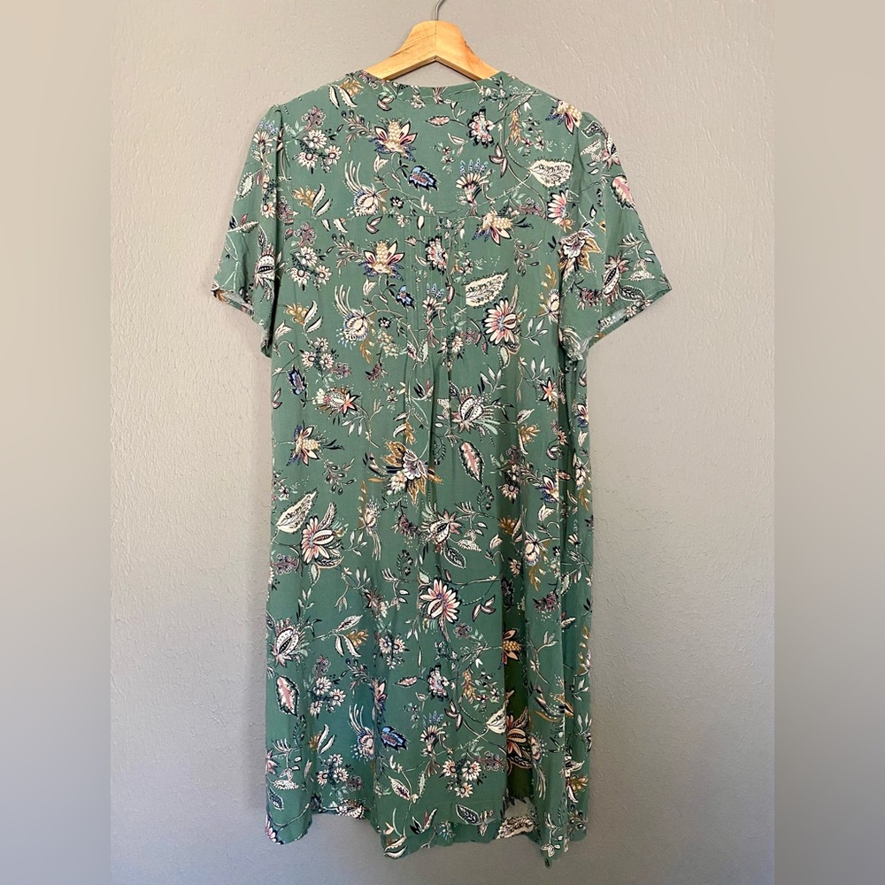 J. Jill Sage Green Floral Short Sleeve Pin Tuck Pullover Midi Dress Size M - Picture 3 of 10